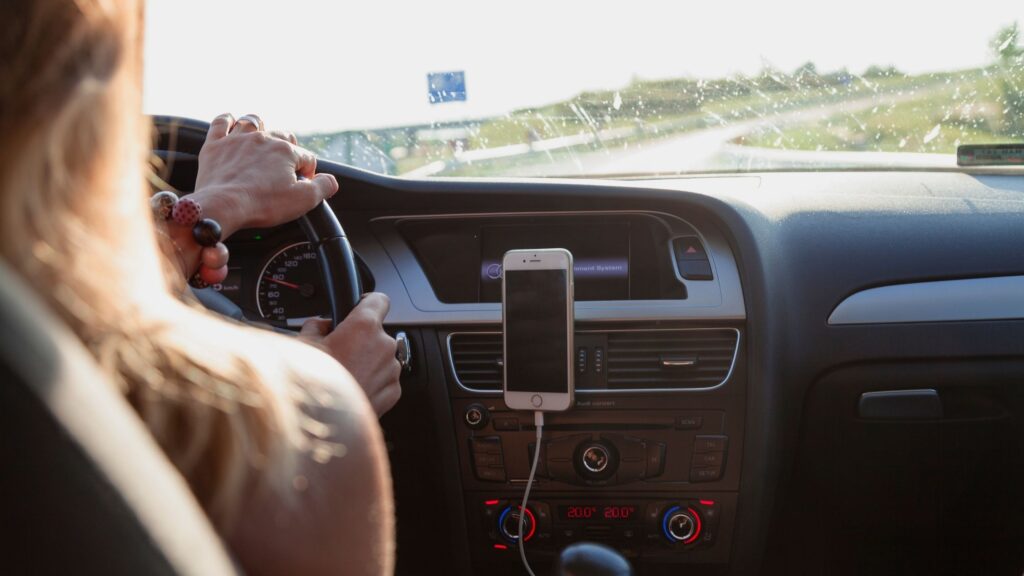 Best Podcasts and Audiobooks for Nurses on Long Commutes